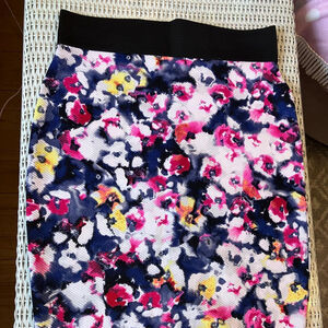 🎨 Abstract Floral Print Pencil Skirt Retro Aesthetic 🎨